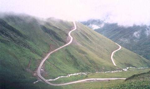 Climbing Balangshan Pass