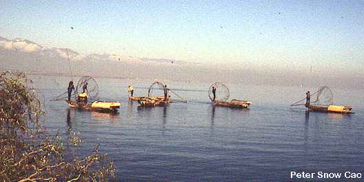 Erhaiboats.jpg (18469 bytes)