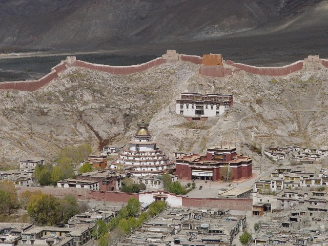 ct-dw-Gyantse-Kumbum.jpg (237979 bytes)