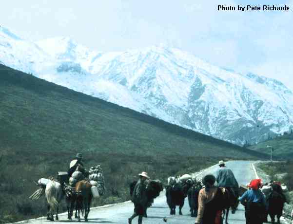 Traffic to Jiuzhaigou