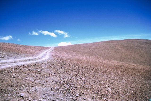 Old road up to ridge of the last pass before EBC, Pang La.