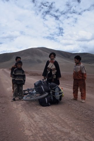 Some nomad kids living in tents at 5300mts. Just before the border with Xinjiang.