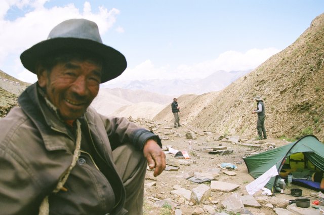 Met Shaun (Eng), Brice, (US) and Steve (Eng), all based in HK. Spent a few days riding together. Steve in the tent fending off AMS, Brice and Shaun trying to use the herders slingshot/cattle whip.